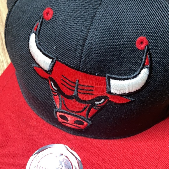 Chicago Bulls Mitchell & Ness Throwback SnapBack Hat NBA basketball cap BOOKIE - Picture 2 of 11
